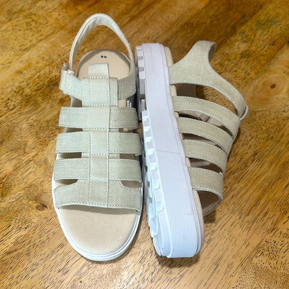 Tom’s Fisherman Sandals NWOT - Picture 2 of 5